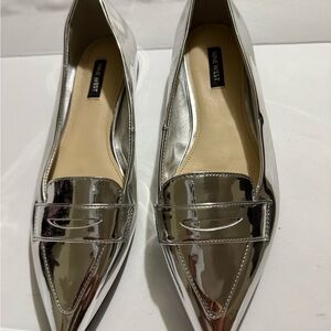 Nine West Metallic Silver Lallin  pointy toe slip-on Flats size 9
